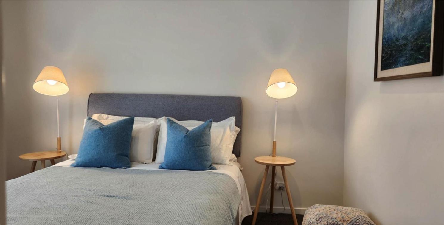 Cozy Retreat On Serene Street ハミルトン エクステリア 写真